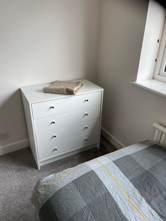 הוילה 5 Bed House, 32 Tutbury Avenue, Cannon Park, Coventry, Cv4 7Bj מראה חיצוני תמונה