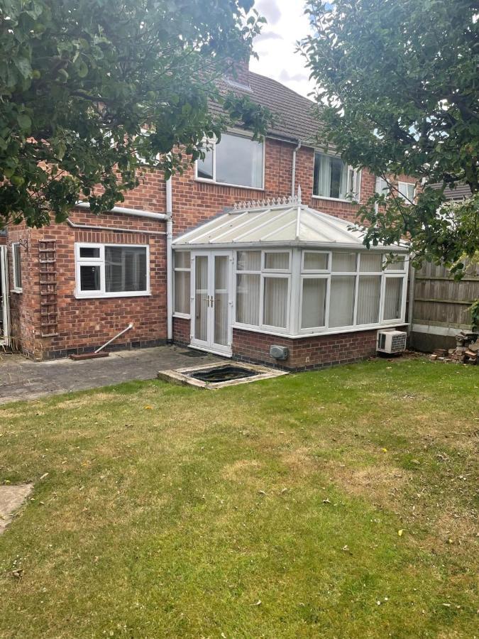 הוילה 5 Bed House, 32 Tutbury Avenue, Cannon Park, Coventry, Cv4 7Bj מראה חיצוני תמונה