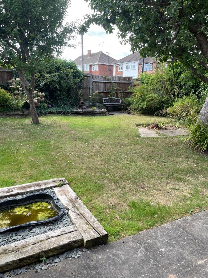 הוילה 5 Bed House, 32 Tutbury Avenue, Cannon Park, Coventry, Cv4 7Bj מראה חיצוני תמונה