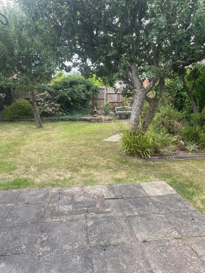 הוילה 5 Bed House, 32 Tutbury Avenue, Cannon Park, Coventry, Cv4 7Bj מראה חיצוני תמונה